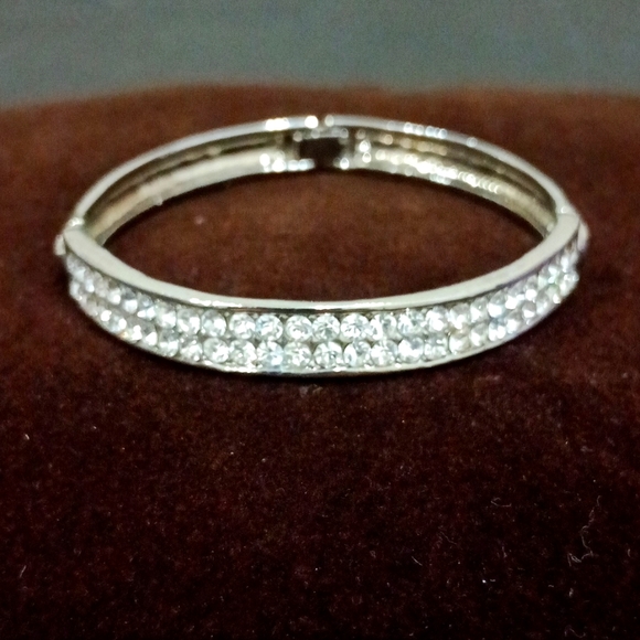 Jewelry - *2/10* Jewel Encrusted Bracelet